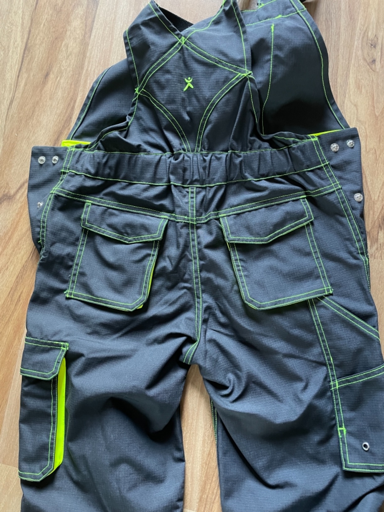 Gute Kinderlatzhose